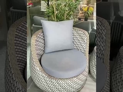 Couchette en rotin en PE et ensemble de table tricotée à la main