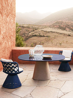 Luxury Outdoor Furniture Rattan Table And Chair Set For Garden Patio Dining